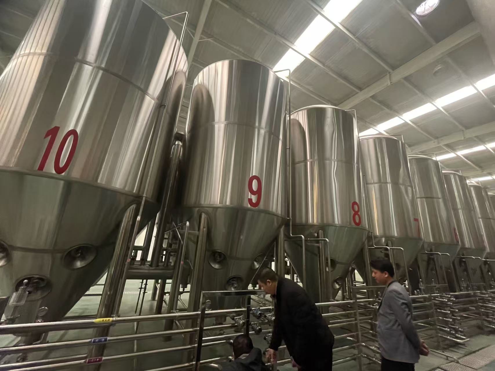 运城精酿啤酒设备厂—平面布置、设备设计、制造、调试、培训等一条龙服务